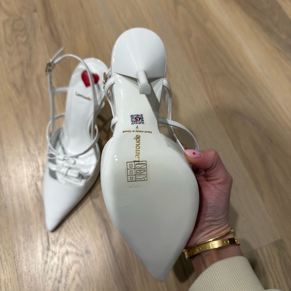 ♥️♥️SOLD♥️♥️Larroude White Women's Heels - Picture 4 of 5
